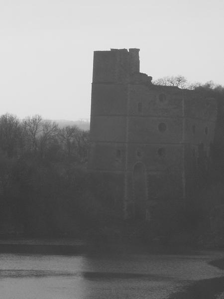 25. en ruine, sombre, mais magnifique .25