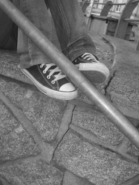 3. un mur, une rampe, des converses, c'est beau .3